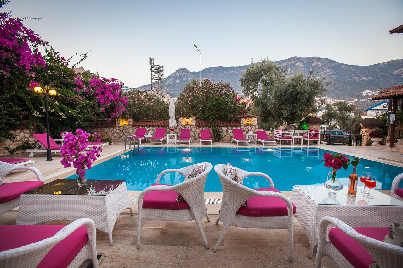 Antalya Airport (AYT) Airport transportation