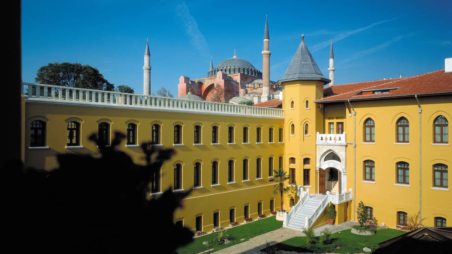Four Seasons Hotel Istanbul Airport transportation