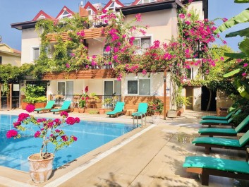  Get From Ten Apart Hotel
