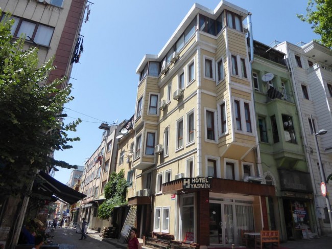  Get From Hotel Yasmin